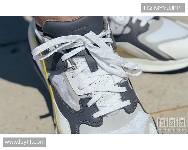 安德玛足球代言球星风采展示全新形象助力竞技与时尚完美融合