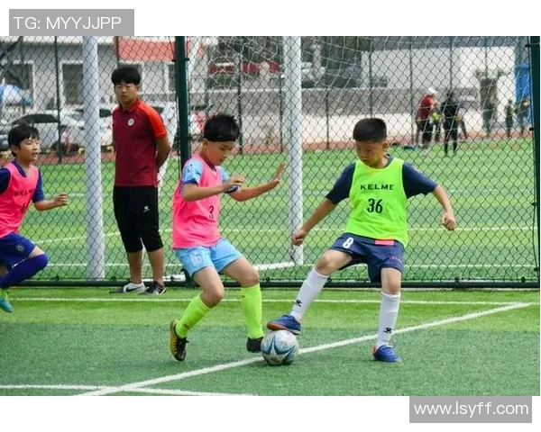 日本新生代足球球星闪耀国际赛场引领球队走向新高度 日本新生代足球球星闪耀国际赛场引领球队走向新高度