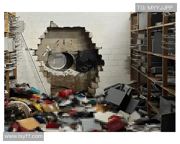 足球巨星豪宅遭遇深夜盗窃警方全力追查财物损失情况