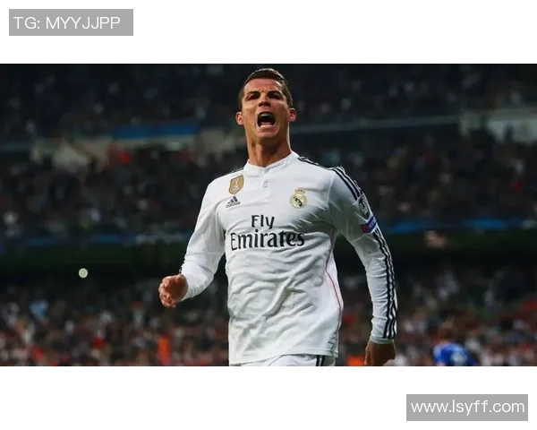 足球球星的魅力秀发：从梅西到C罗，谁的发型最引人注目